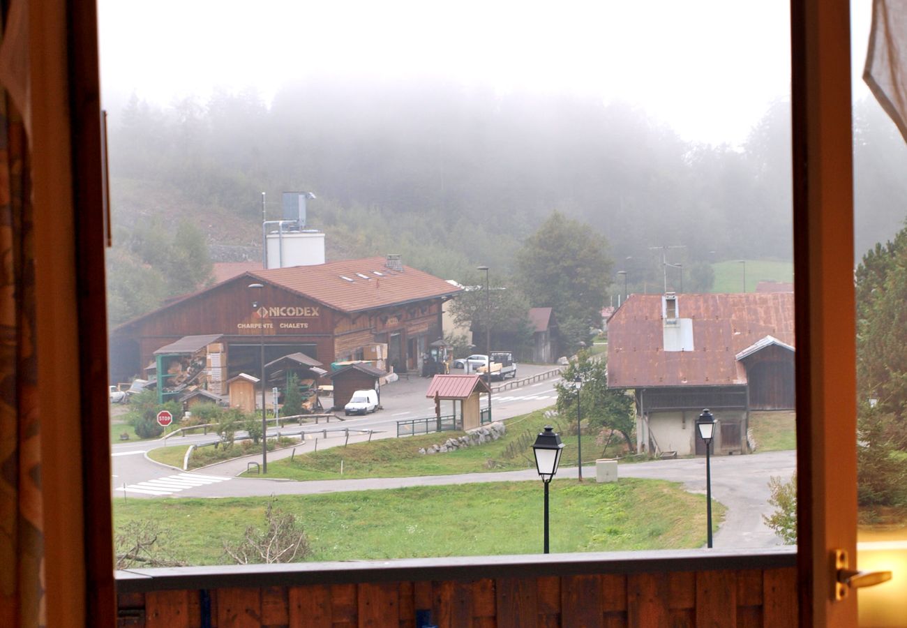 Studio à Les Carroz d'Arâches - Location studio de vacances pour 4 personnes aux Carroz d'Arâches, Grand Massif, proche navette - GAL051