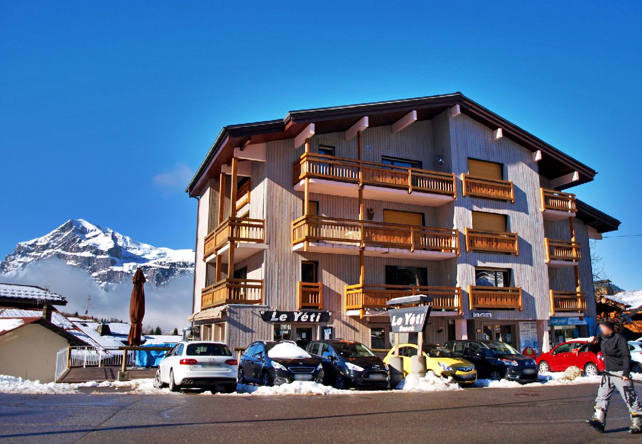 Studio à Les Carroz d'Arâches - Location studio de vacances pour 4 personnes aux Carroz d'Arâches, Grand Massif, centre village et proche piste - CAR258