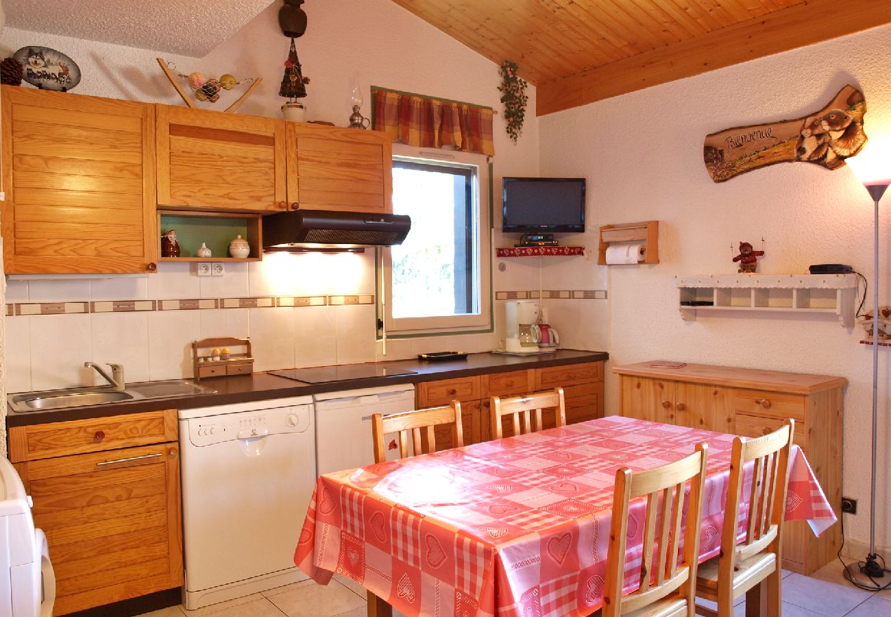 Studio à Les Carroz d'Arâches - Location studio de vacances pour 4 personnes aux Carroz d'Arâches, Grand Massif, centre village et proche piste - CAR258