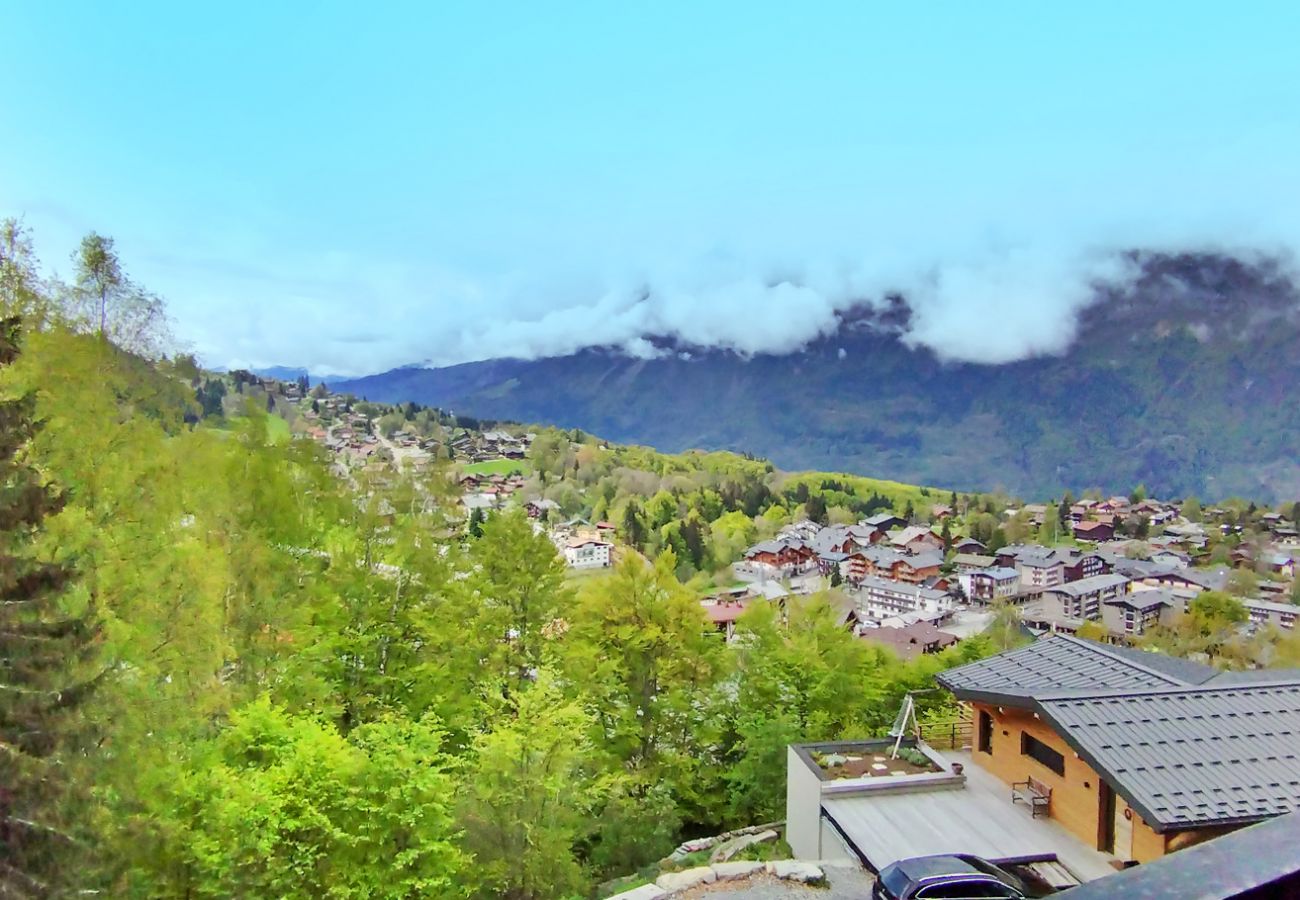 Appartement à Les Carroz d'Arâches -  3 pièces 6 personnes  avec vue - proche du télécabine  PAN634