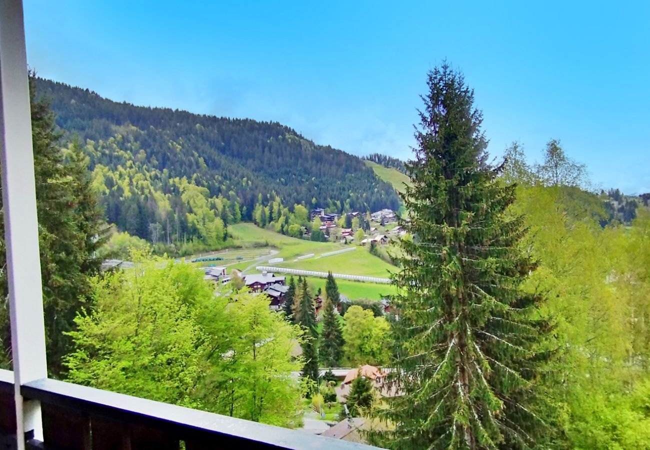 Appartement à Les Carroz d'Arâches -  3 pièces 6 personnes  avec vue - proche du télécabine  PAN634