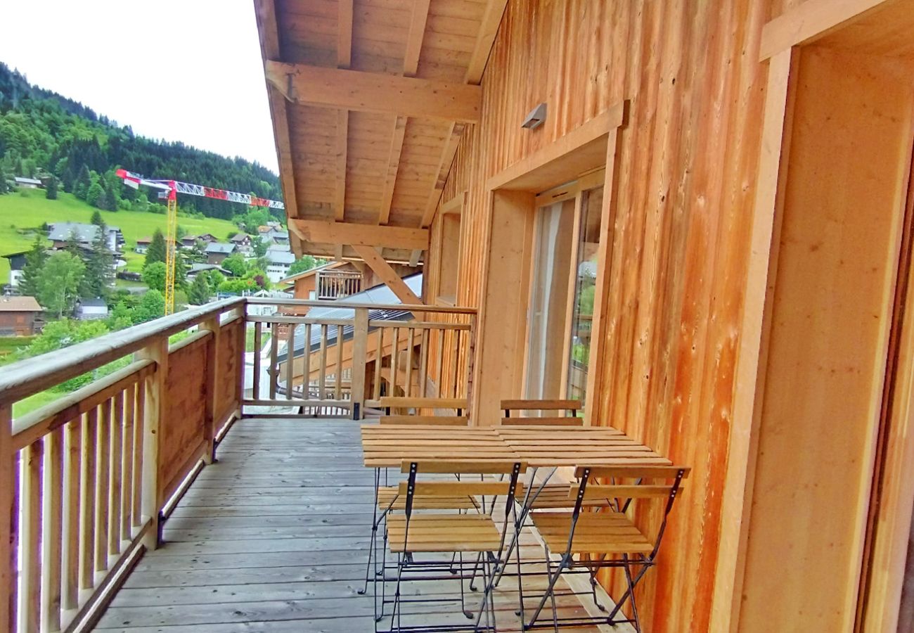 Appartement à Les Carroz d'Arâches - 5 Pièces 8pers au coeur du village, LES CHALETS D'ELINE Parking souterrain,  2 balcons-ELI645